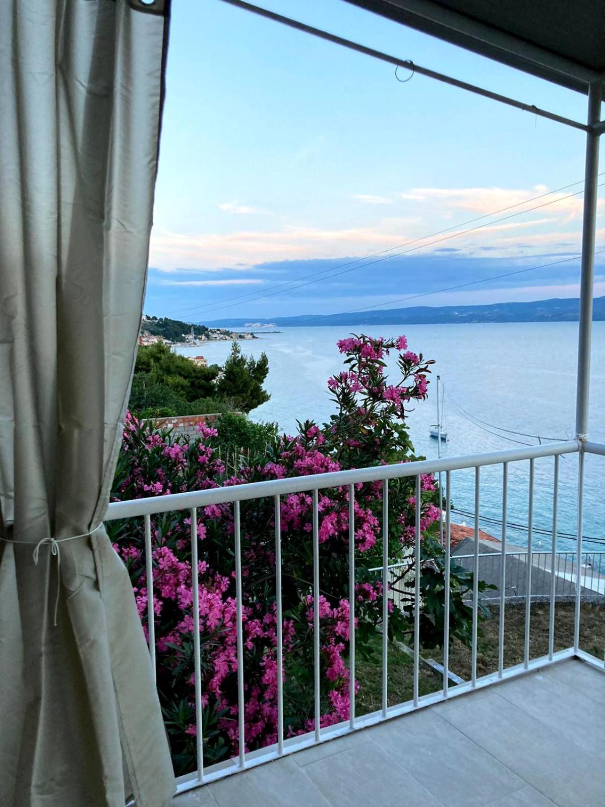 Apartment Panorama - Amazing Sea View, Newly Renovated Dugi Rat Exterior foto